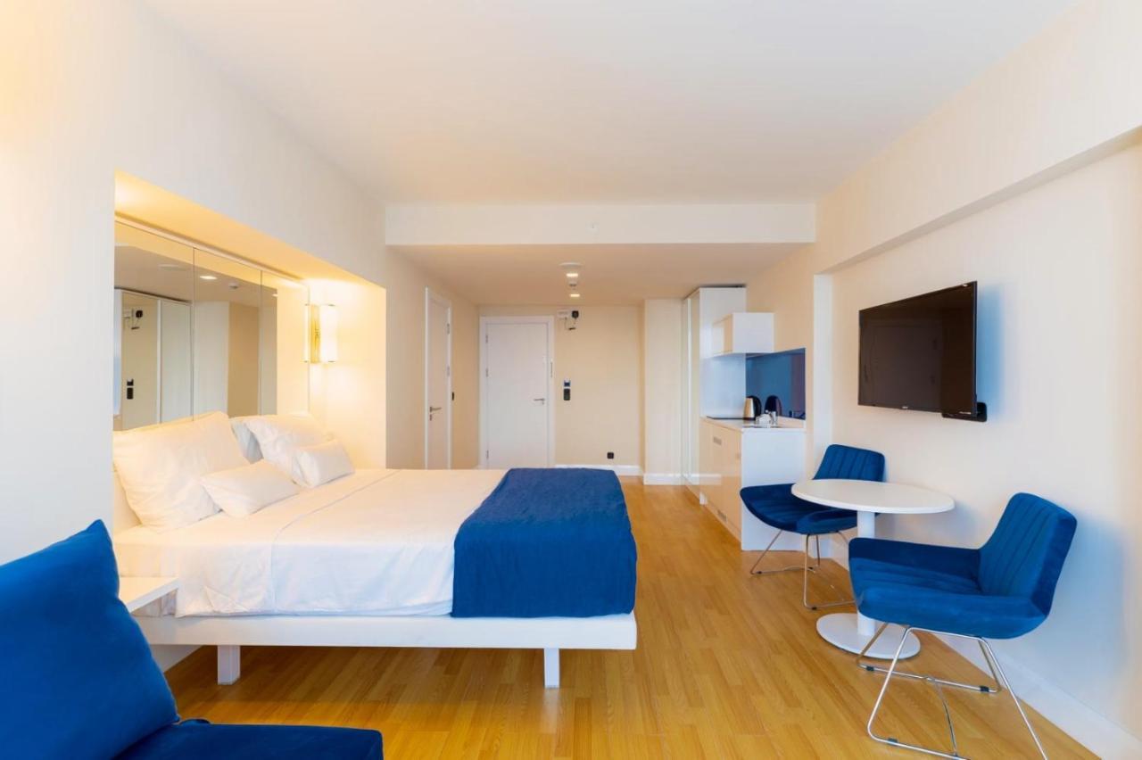 Batumi Beach Side & Sea View Aparthotel Exterior foto