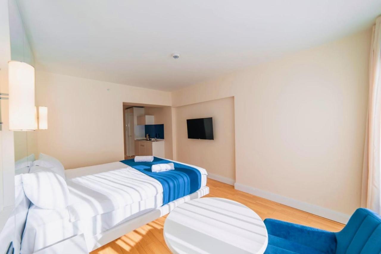 Batumi Beach Side & Sea View Aparthotel Exterior foto
