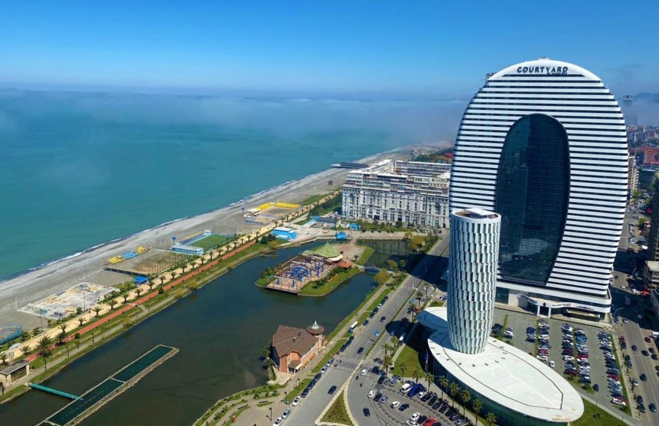 Batumi Beach Side & Sea View Aparthotel Exterior foto