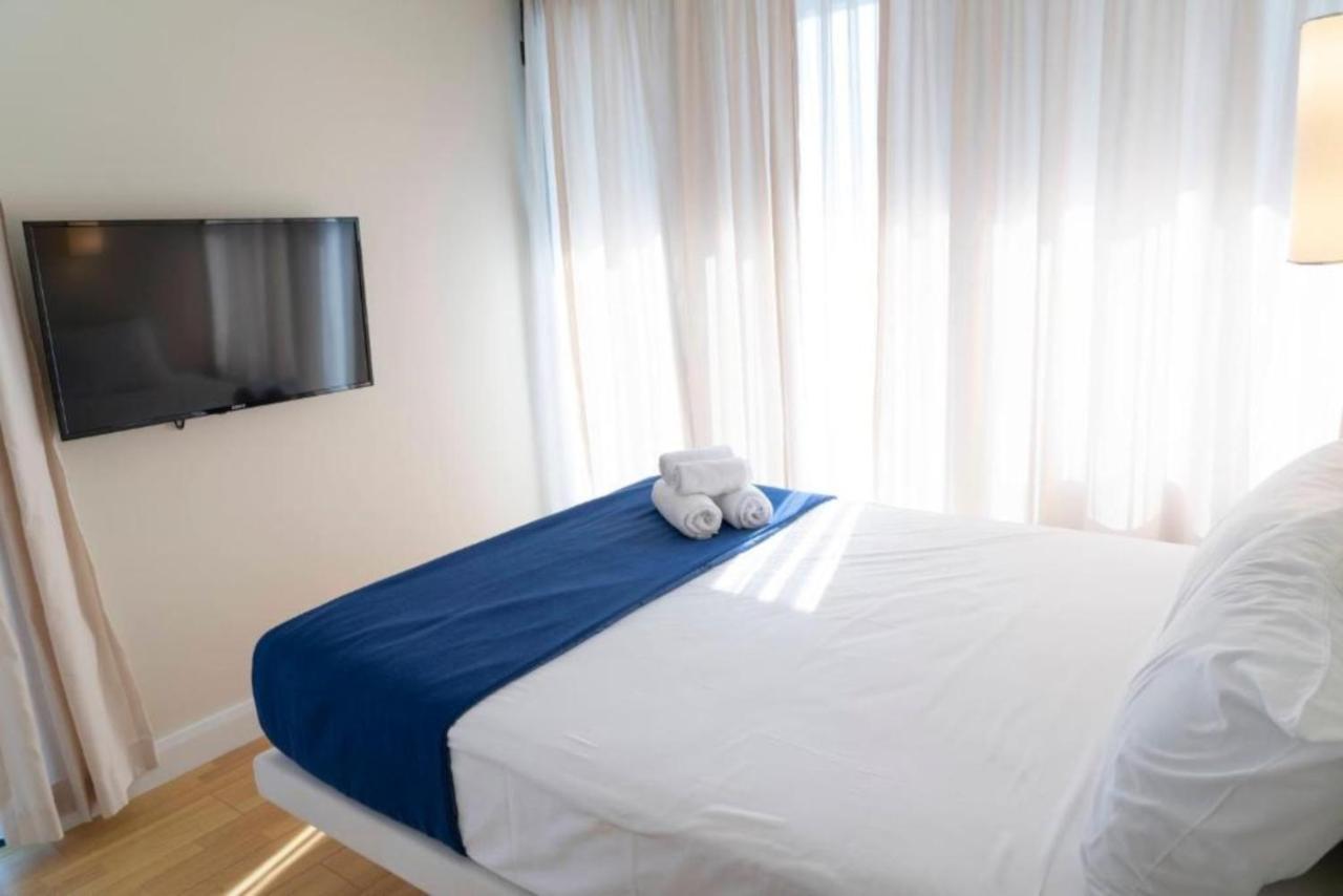 Batumi Beach Side & Sea View Aparthotel Exterior foto